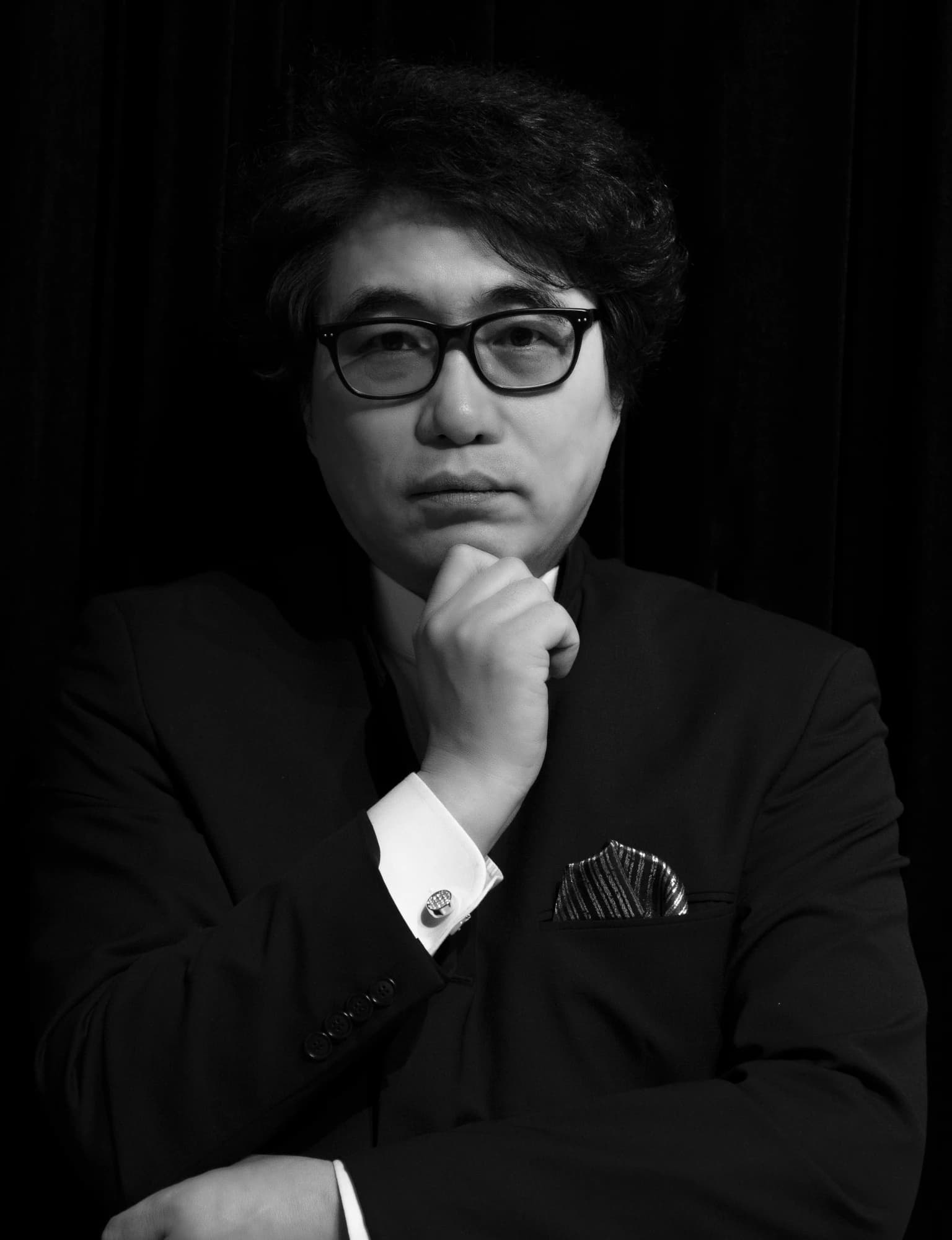 윤동인 음악감독 겸 상임지휘자